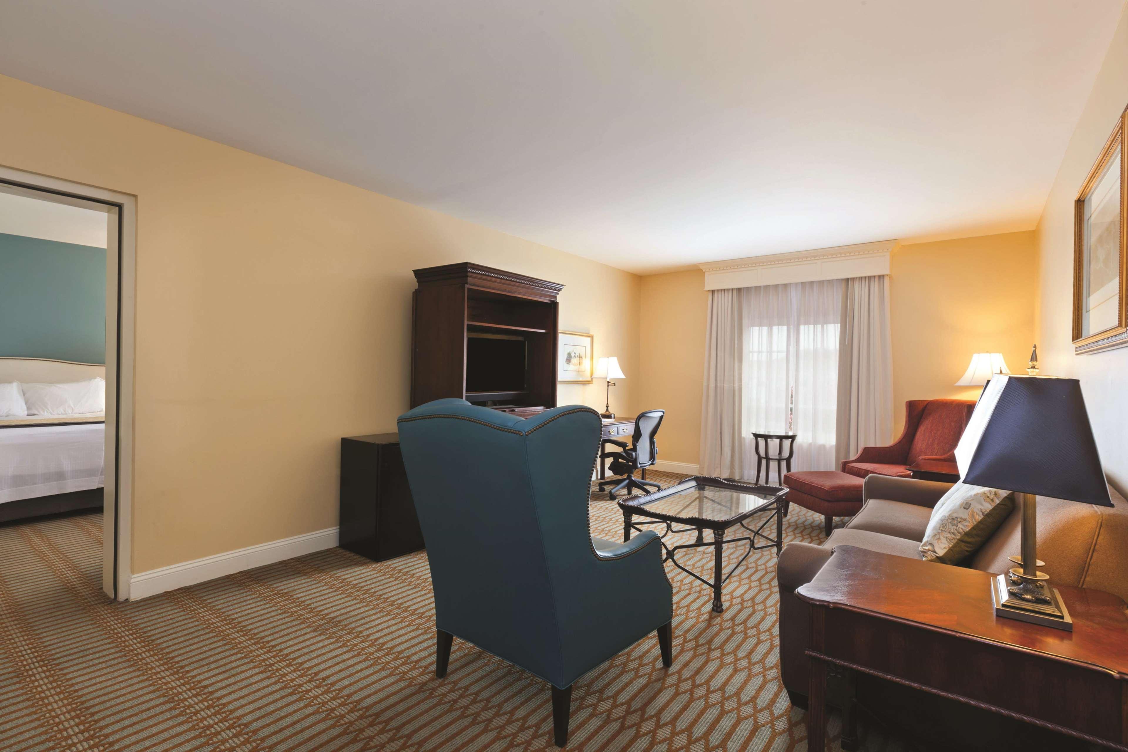 Virginia Crossings Hotel, Tapestry Collection By Hilton Glen Allen Exterior photo