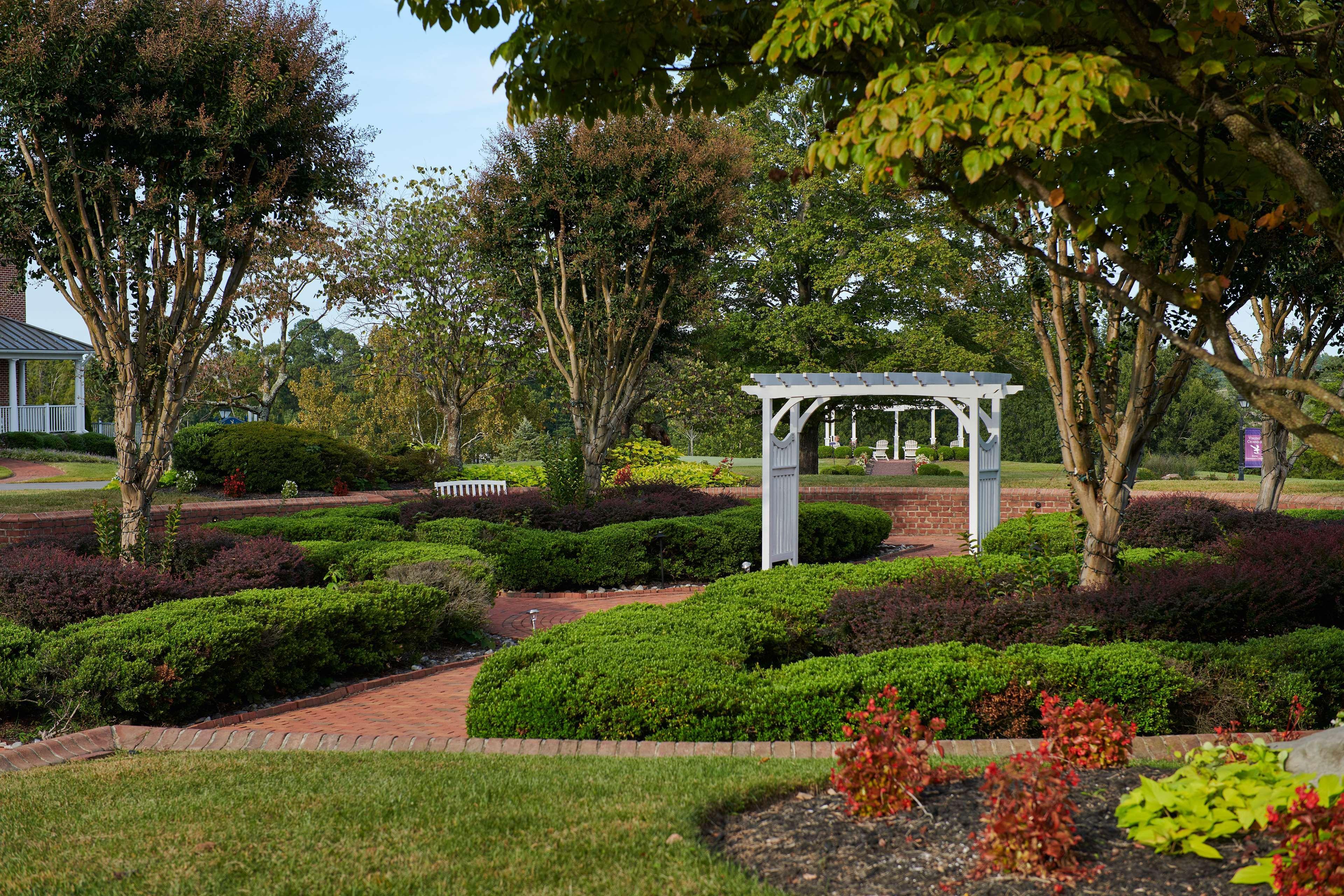 Virginia Crossings Hotel, Tapestry Collection By Hilton Glen Allen Exterior photo