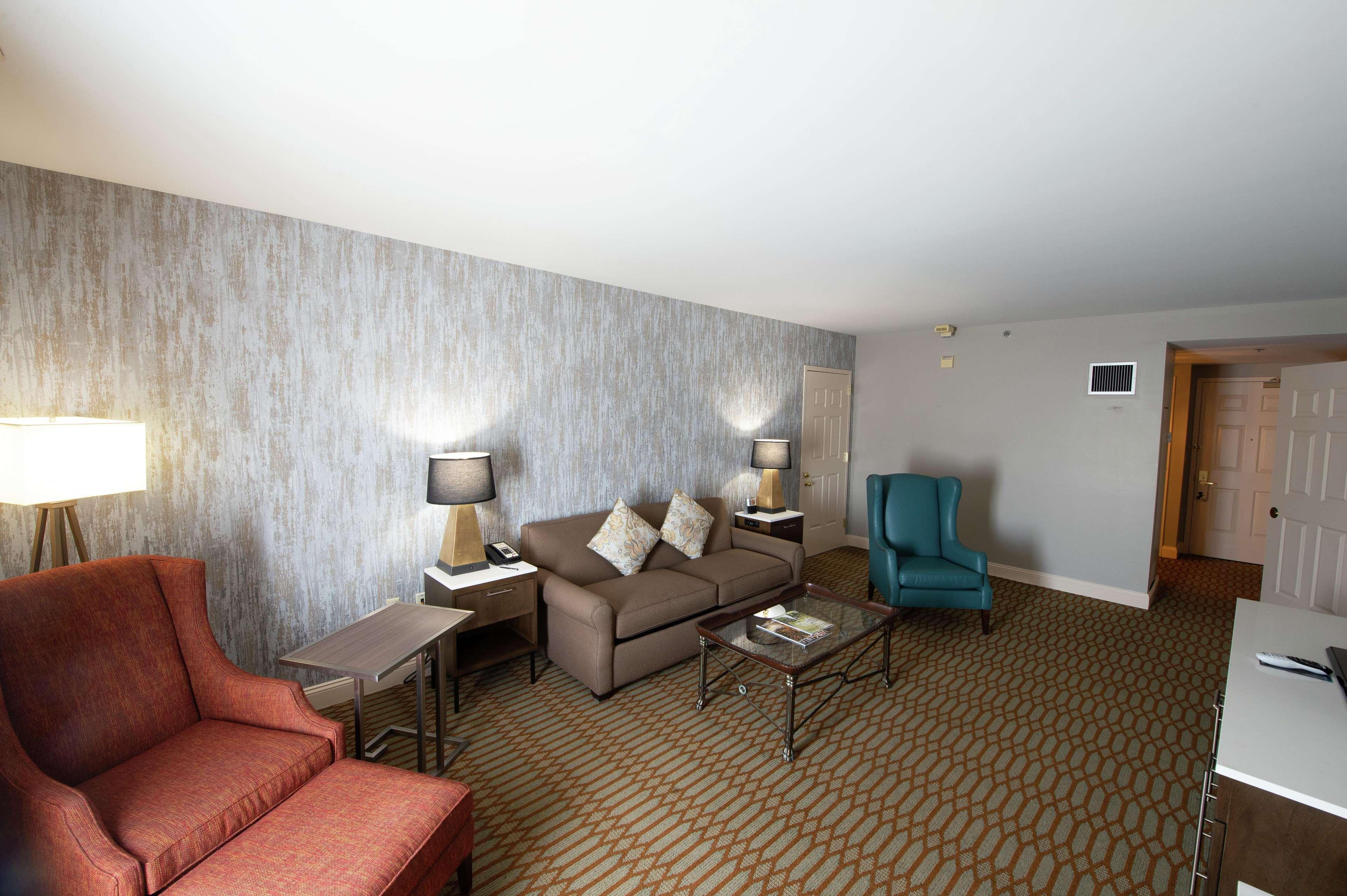 Virginia Crossings Hotel, Tapestry Collection By Hilton Glen Allen Exterior photo