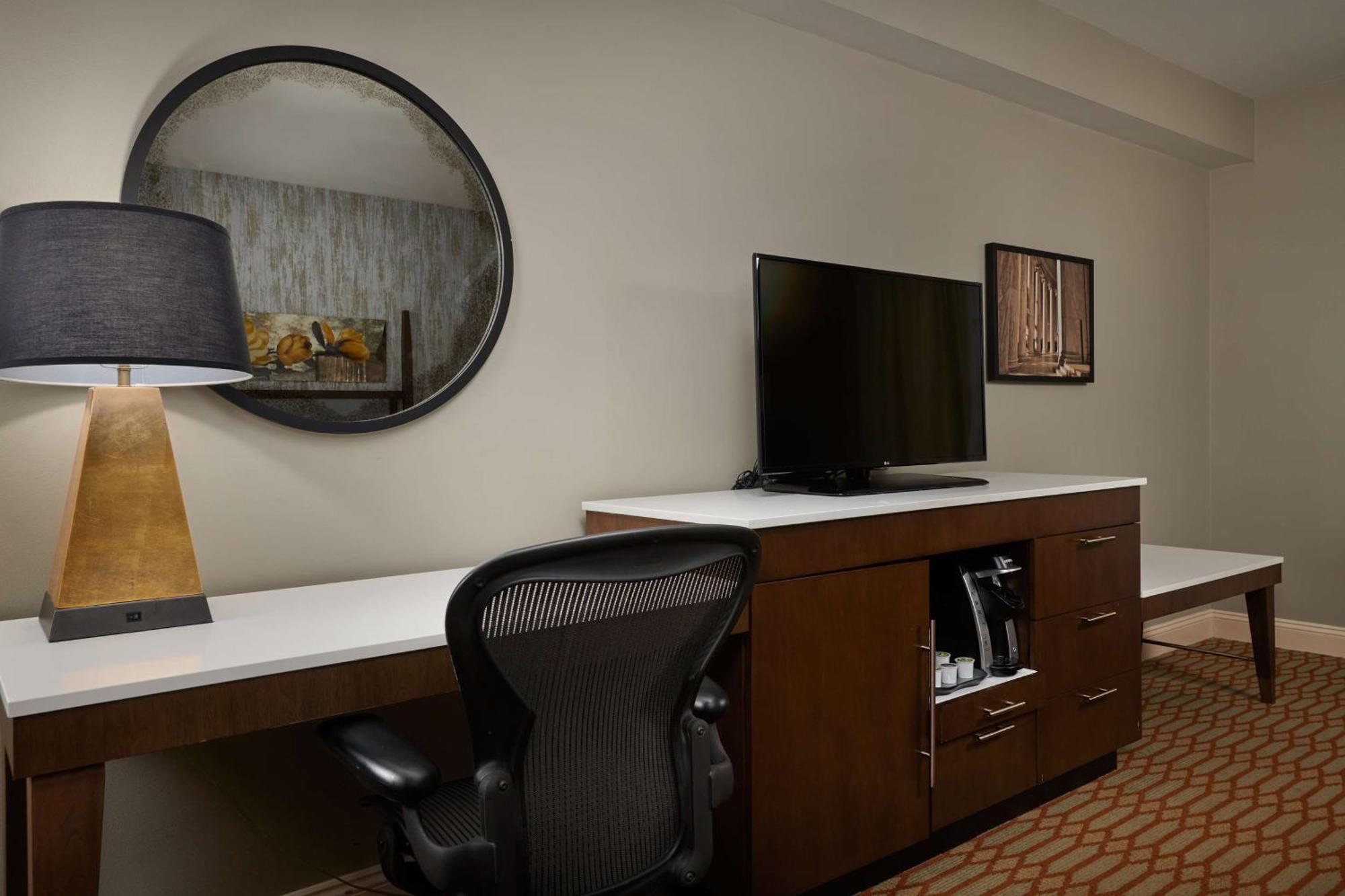 Virginia Crossings Hotel, Tapestry Collection By Hilton Glen Allen Exterior photo